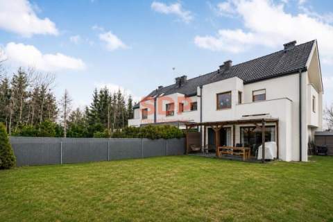 Bielany Wrocławskie Garaż w bryle Duży ogródek