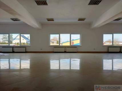 Lokal 400 m2