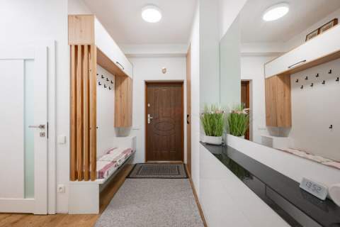 6 sypialni, 2 auta w garażu, działka 862m2