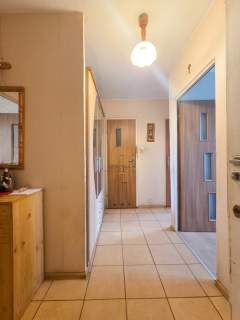 3 pokoje balkon, 68m2, parking, do remontu