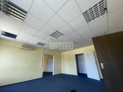 Hurtownia,magazyn,usługi,windy,dostęp24,parking