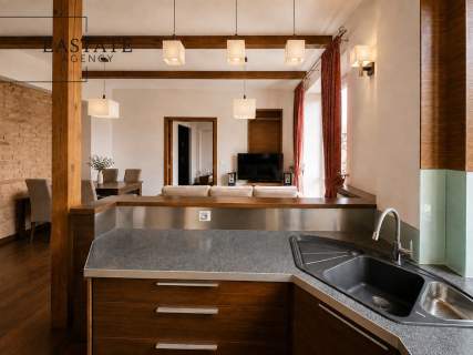 Mokotowska 60m kamienica wys. 3,2 m balkon