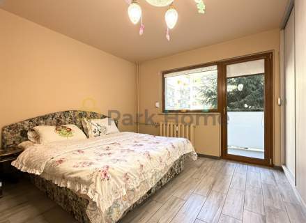 Parter, duży balkon, do wejścia Ul. Rejtana