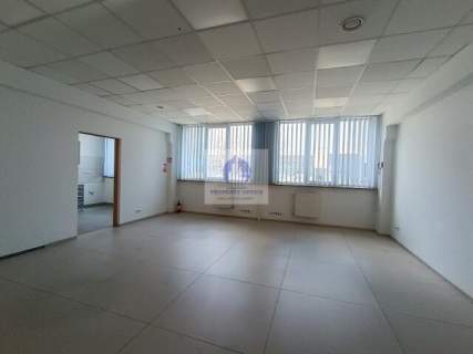 Bielany magazyn 1500 m2 na wynajem