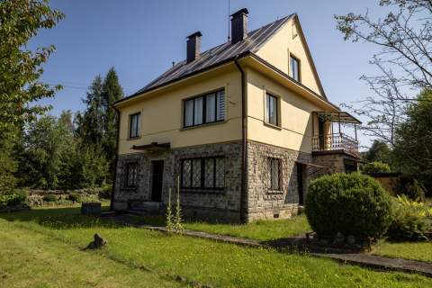 Klimatyczny dom w Jeleśni z dużą działką