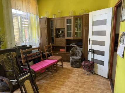 2 pokoje na parterze 2 duże piwnice ogródek