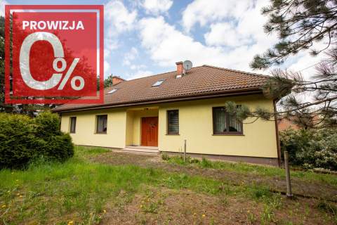 Dom z budynkiem gospodarczym - Lichwin gm. Pleśna