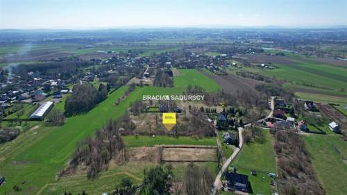 Działka budowlana 17 arów w Wołowicach
