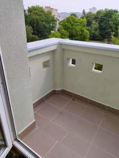 Słoneczne 2 pokoje z balkonem , kamienica po remoncie