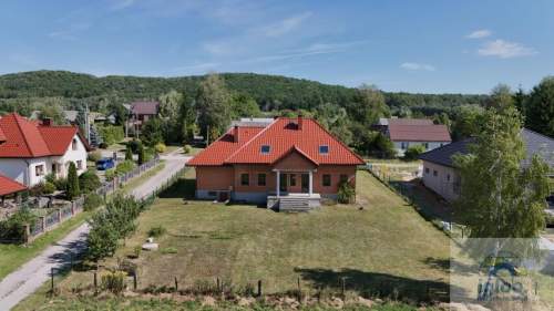 Dom pod Kielcami, spokojna i cicha okolica