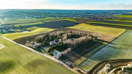 Działki po ok 900m2 pod lasem z wodociągiem
