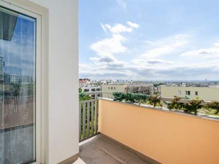 M 50M2 / 3 POKOJE / BALKON / GARAŻ / ZIELONO
