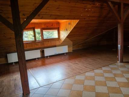 Dom w Żarowie z pięknym ogrodem w pobliżu jeziora