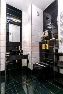 Małe mieszkanie w apartamentowcu przy Rynku przy rzece