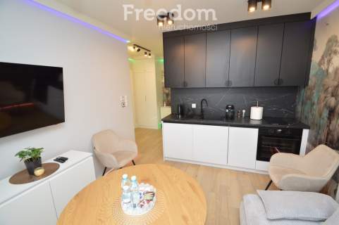 Nowy apartament z balkonem.