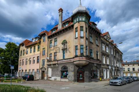 Przy ścisłym centrum z dużym parkingiem