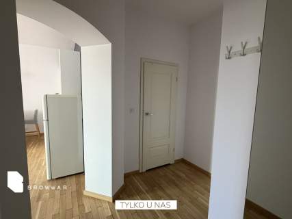Odnowiona kawalerka z balkonem i piwnicą