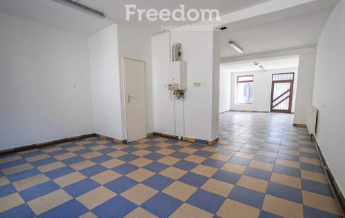 Atrakcyjny lokal użytkowy 53,60 m z witryną
