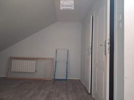 DOM PO GENERALNYM REMONCIE PIŃCZÓW, BLISKO SPACEREM DO RYNKU...