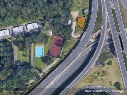 Grunty tuż przy drodze krajowej, w pobliżu centrum