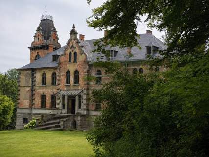 Zabytkowy pałac 1 160 m 2,57 ha parku Wrocław