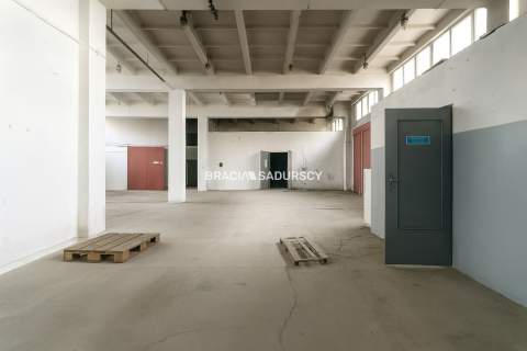 Warsztat o pow. 450 m2 w centrum Proszowic