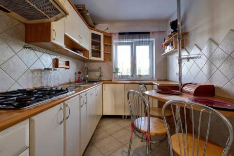 Trzypokojowe z dużą piwnicą /4,1 m2/