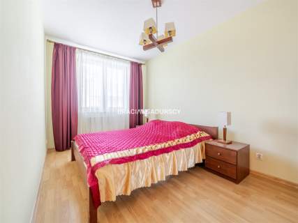 2 piętro, balkon, 3 pok., piwnica,zielono, parking