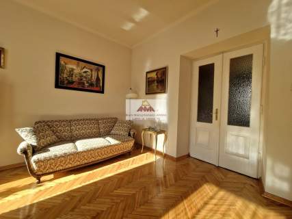 Lublin, parter, w pobliżu Teatru Muzycznego i CSK