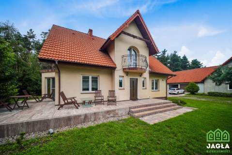 Posiadłość 200m2 z Własnym Stawem i Linią Lasu 1ha