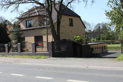 DOM z częścią handlowo-usługową DUŻA działka inwe