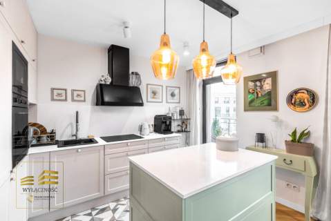 Nowoczesny apartament z antresolą, Nałęczowska