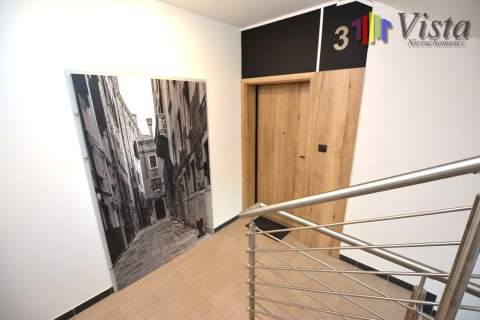 2 pokoje w Apartamentowcu, w pełni umeblowane
