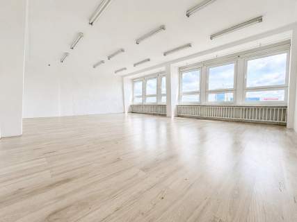 Lokal biurowy/usługowy 59 m , 4 piętro z windą