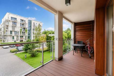  Elegant 3-Bedroom Apartment near Mokotów Park 