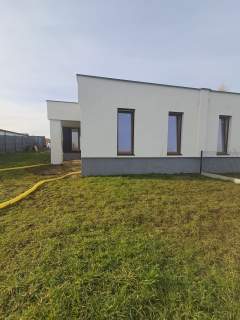 Nowoczesny dom w zabudowie bliźniaczej 91 m, Chełmce