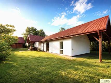 Dwa domy, budynek gosp. na działce 0,5 ha - Burzec, gm. Wojcieszków