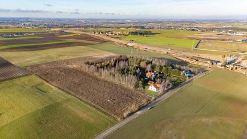 Działki po ok 900m2 pod lasem z wodociągiem