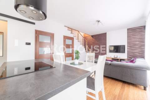 DOM szeregowy Ciołkowskiego Garaż Taras-20 m2