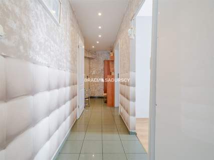 M 50M2 / 3 POKOJE / BALKON / GARAŻ / ZIELONO