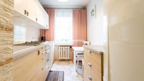 ul.Powstańców 2 pokoje, osobna kuchnia, balkon