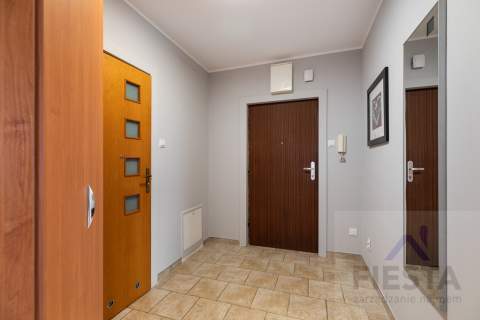 ul. Malborska 2 pokoje 60 m2 balkon garaż metro