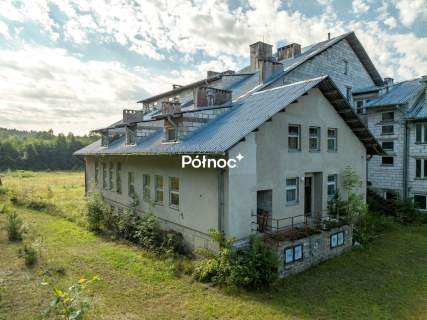 Obiekt hotelowy nad jeziorem Kalwa