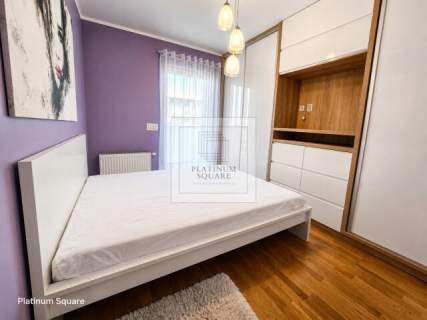 pokoje ok. 78 m2 2 łazienki 2 balkony garaż pierszy najem