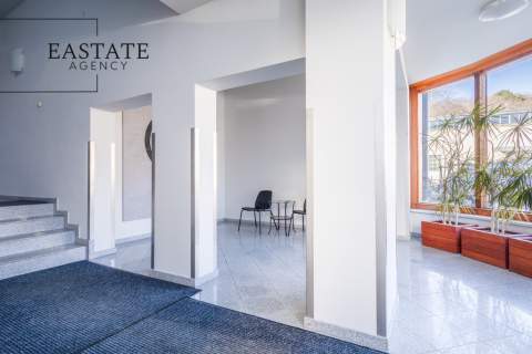 Biuro 33,30 m2, Darmowy Parking, Blisko SKM