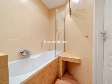 M 50M2 / 3 POKOJE / BALKON / GARAŻ / ZIELONO