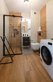 wyposażony apartament dwupokojowy z balkonem