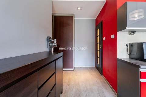 Obozowa/Ruczaj/1. piętro, winda, duży balkon