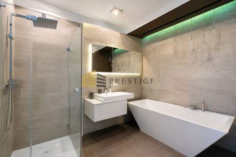 RESTAURA CENTRUM PRESTIŻ WYSOKI STANDARD