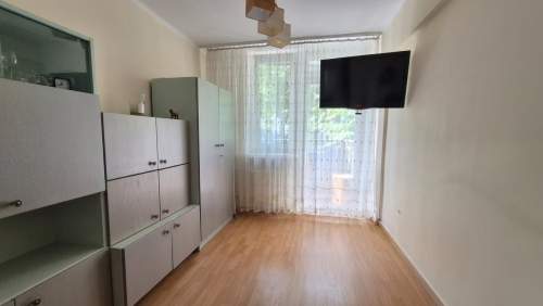 Wynajmę mieszkanie - 2 pokoje z osobną kuchnią, łazienką i b